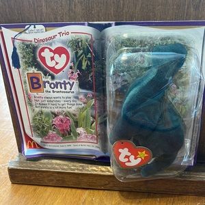 Bronty the brontosaurus